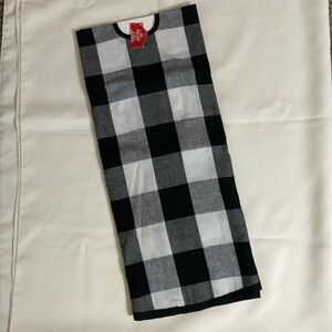 NWT - Buffalo Check ChristmasTree Skirt